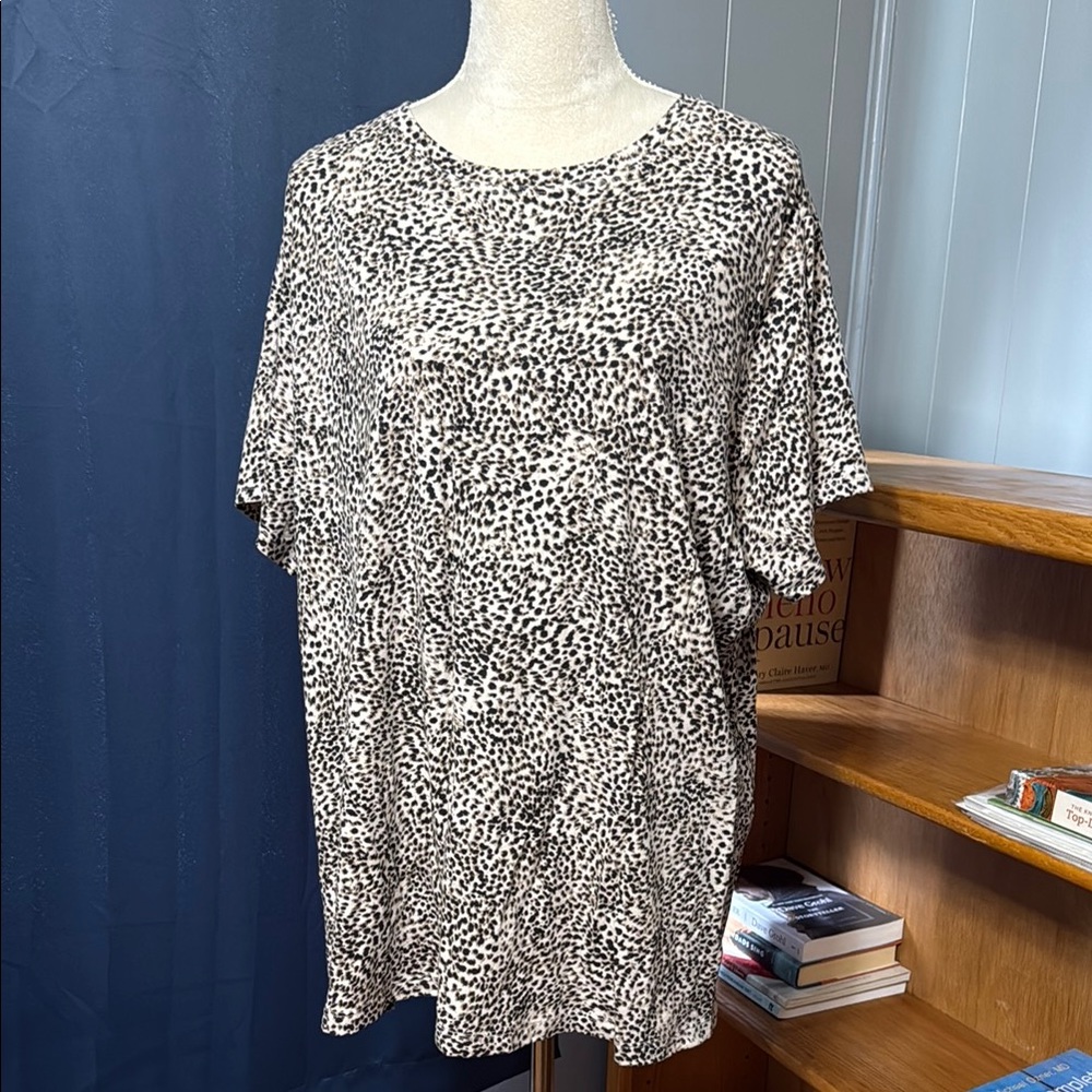 Athleta Women's Black and White Leopard Print Top